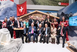 Hintere Reihe: Urs Schneider, Dr. Lorenz Hirt, Hanspeter Kern, Isabelle Chevalley, Joachim Rukwied, Hansjörg Walter, Dr. Prof. Bernard Lehmann, Dr. Christian Boetticher. Vordere Reihe: Vytenis Andriukaitis, Phil Hogan, Johann Schneider-Ammann, Christian Schmidt, Christine Schraner Burgener, Michael Müller. (Bild lid)