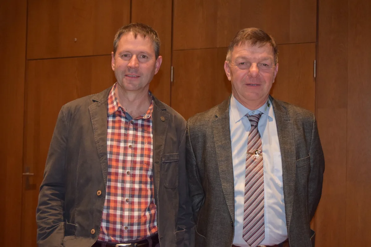 c0726fbb5a7ea940c9af133906c9cce9c7bc522b Daniel Vetterli (links) übernimmt das Präsidium von Ruedi Schnyder. (Bild sgi)