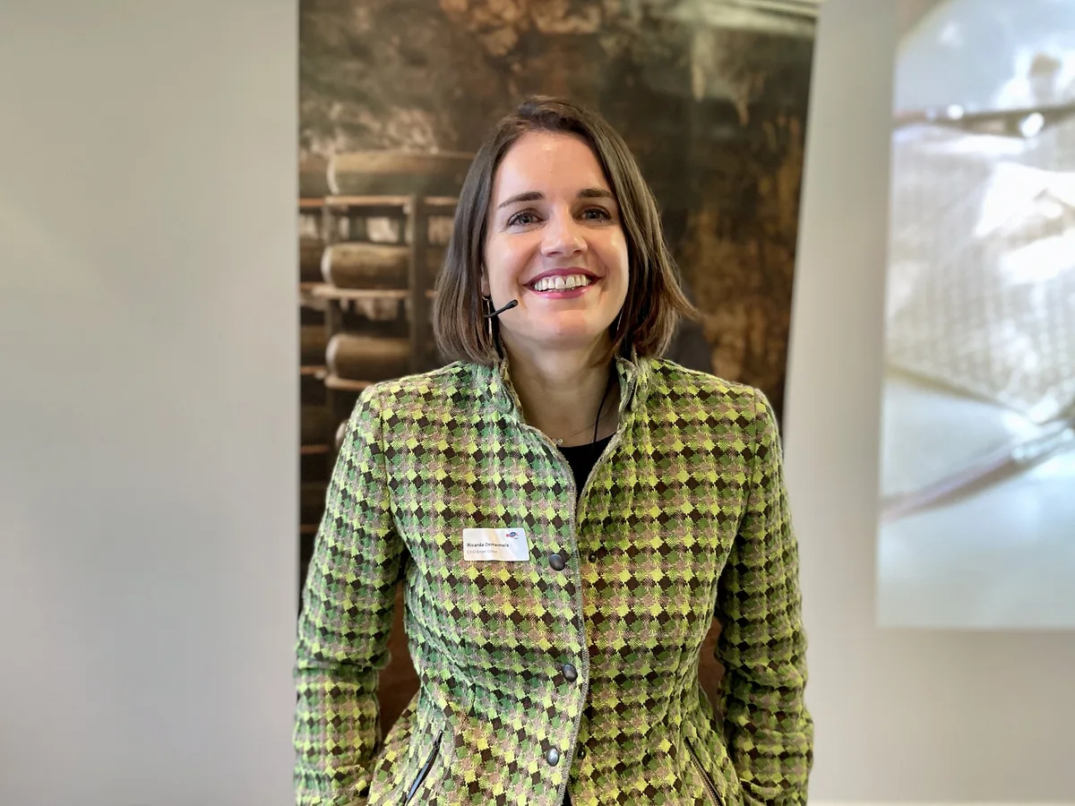 D1511CB0-8CFF-49AE-865A-A362E54B0D8B Porträt von Emmi-CEO Ricarda Demarmels.