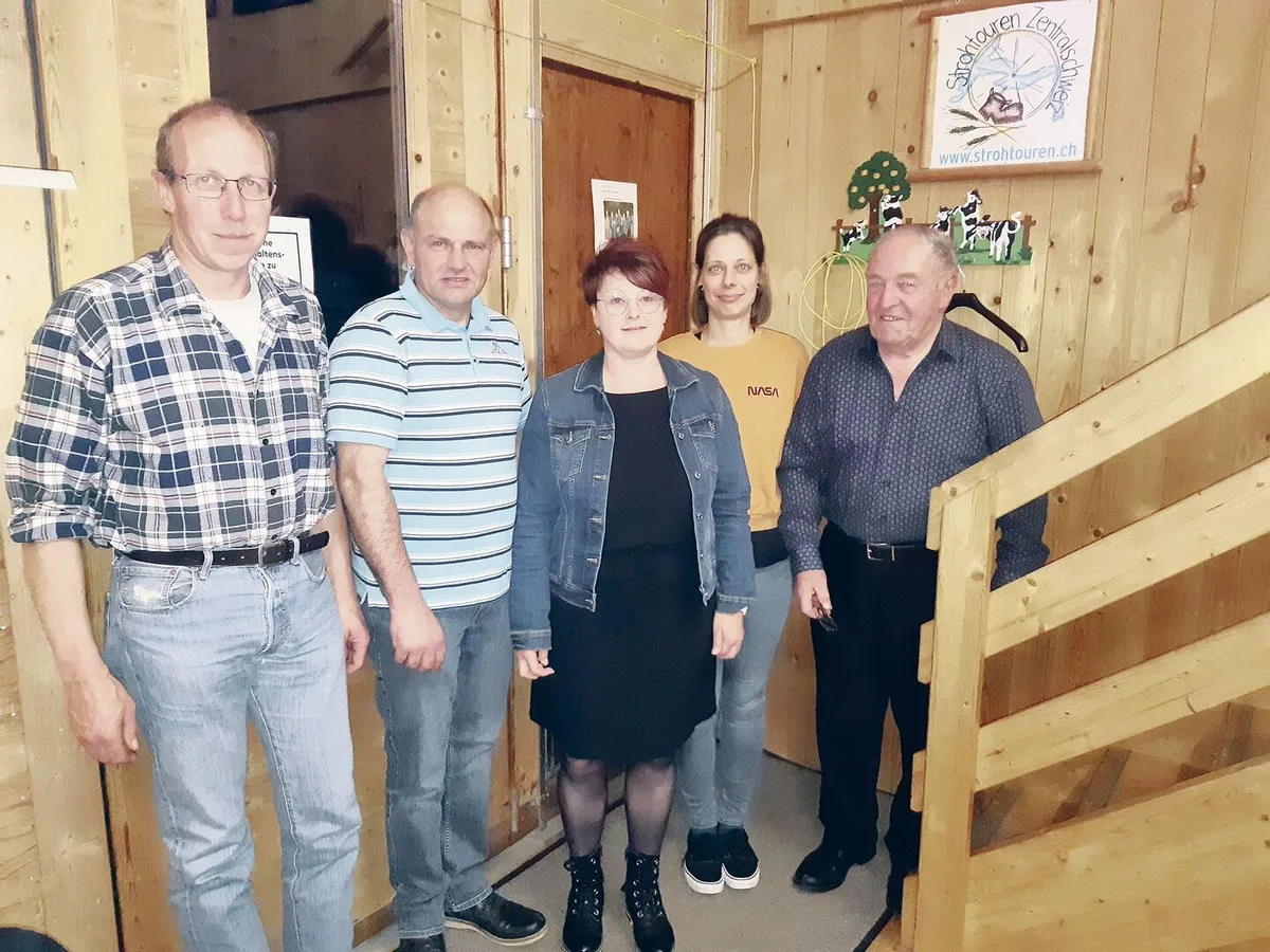 Der Vorstand mit Sepp Gut, Franz Imboden, Erika Mathis, Ramona Barmettler, Toni Achermann (v. l.). Es fehlt Pia Bürgi.