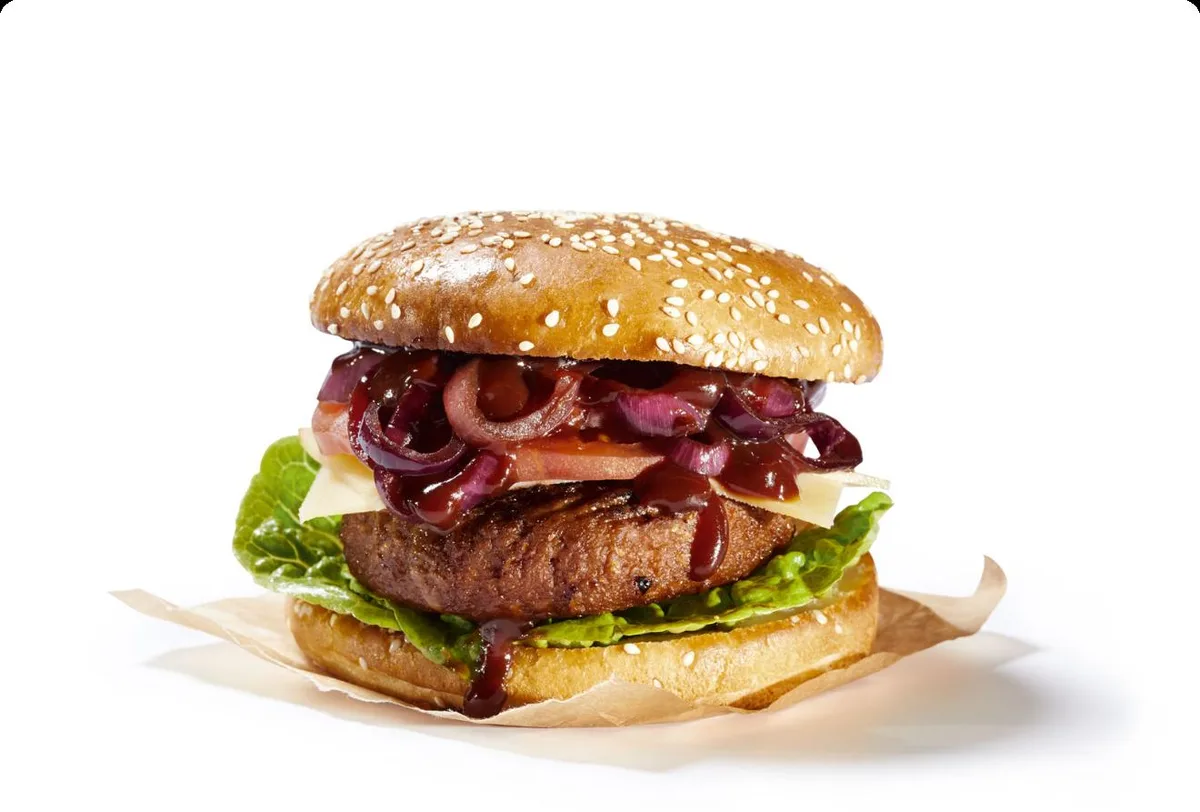 3b38ac21e8937f122449a6ae8ba595c7fef6ef47 Der Burger wird in der Schweiz produziert. (Bild Hilcona)