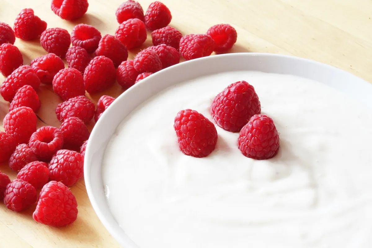 Rohmilch-Joghurt ist sicher – wenn die Milchqualität stimmt