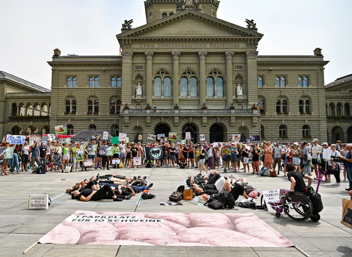 Kundgebung gegen Massentierhaltung in Bern