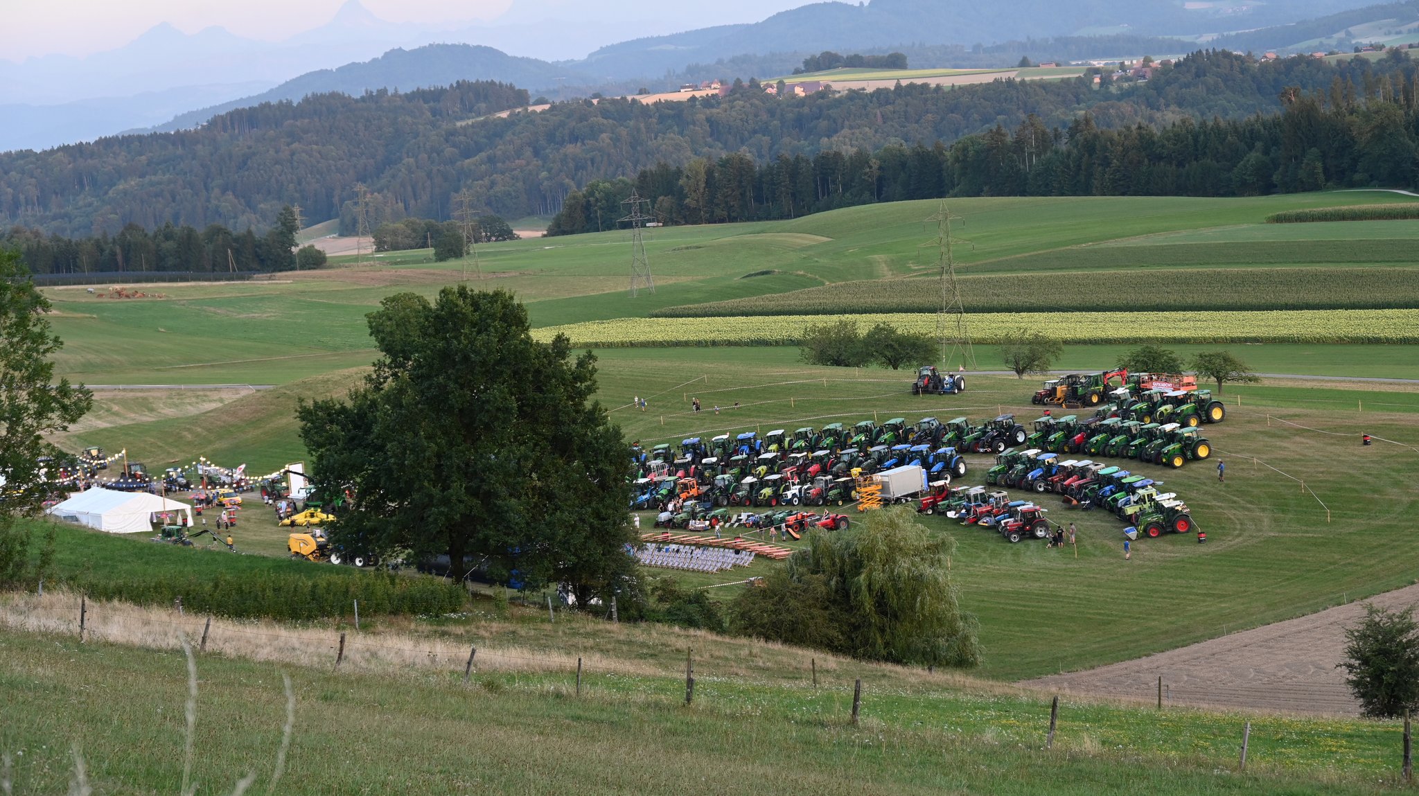 Mit dem Traktor zum Open-Air-Kino