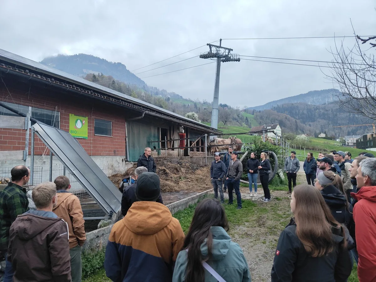 Betschart_stellt_Betrieb_vor Mehr Ertrag aus Solarstrom: Was Bauern wissen sollten