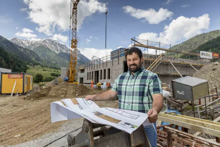 f5395f40a20523911f69398b33ea248ffc9cd3a5 Der Neubau der Käserei in Müstair hat bereits begonnen. (BIld Coop)