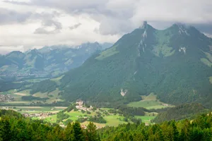 Der Natur- und Heimatschutz regelt unter anderem die Bewirtschaftung von Objekten in Inventaren von nationaler Bedeutung. Dies soll eine generelle Voraussetzung für Direktzahlungen werden und aus dem ÖLN formell entfallen.