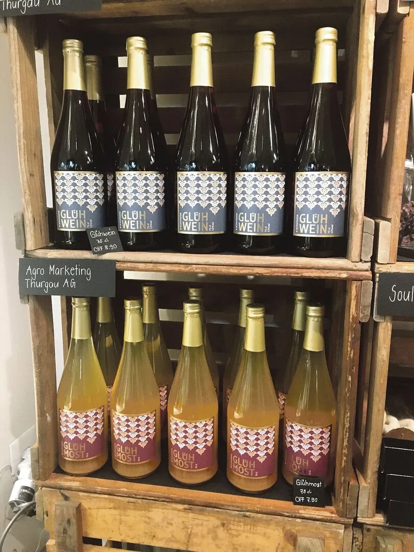 ca144b1e8432fb48d46e3379b7e6ffb351209b06185389d2ca62e9aadabcb30d Ressourcen optimal genutzt: Schweizer Glühwein aus deklassiertem Pinot Noir in AOC-Qualität.
