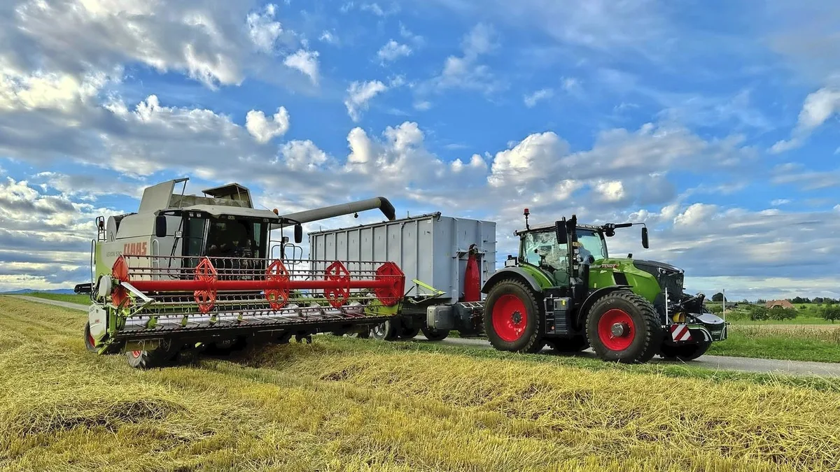 DG_LT1_Erntetransport_Bild5 Der Abtransport der Ernte direkt ab dem Feldrand erfolgt immer öfter durch professionelle Transportunternehmer.
