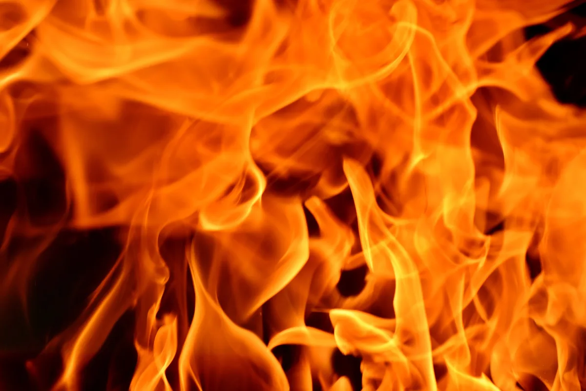 fire-gcd449bbba_1920 Ökonomieteil von Bauernhaus bei Brand zerstört