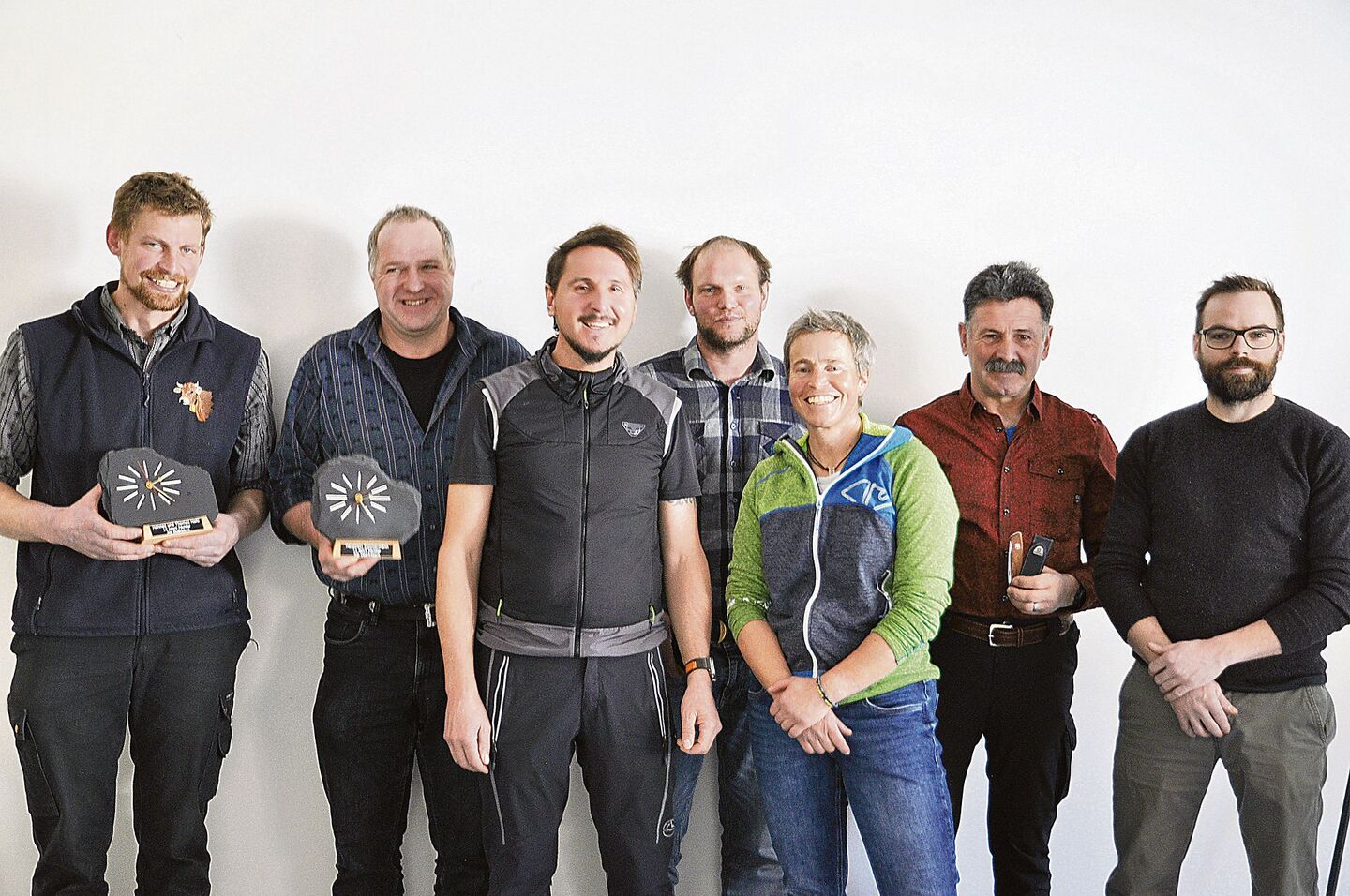 Die geehrten Älppächter: Hannes Hefti, Hansheiri Zimmermann, Adi Zweifel, Ruedi Luchsinger, Heidi Marti, neue Fachstellenleiterin, Luis Iglesias und Gemeinderat Markus Marti (v. l.)