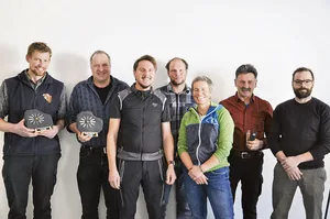 Die geehrten Älppächter: Hannes Hefti, Hansheiri Zimmermann, Adi Zweifel von der Fachstelle, Ruedi Luchsinger, Heidi Marti, neue Fachstellenleiterin, Luis Iglesias und Gemeinderat Markus Marti (v. l.).
