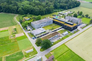 Die Leitung der HAFL will den Röstigraben überspringen und führt den Unterricht ab Herbst vermehrt in Deutsch und Französisch. (Bild BFH-HAFL)