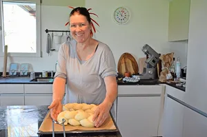 Charlotte Hess-Stampfli backt gern. Bei der gebürtigen Bernerin gibt es durchaus auch mal unter der Woche eine «Züpfe».