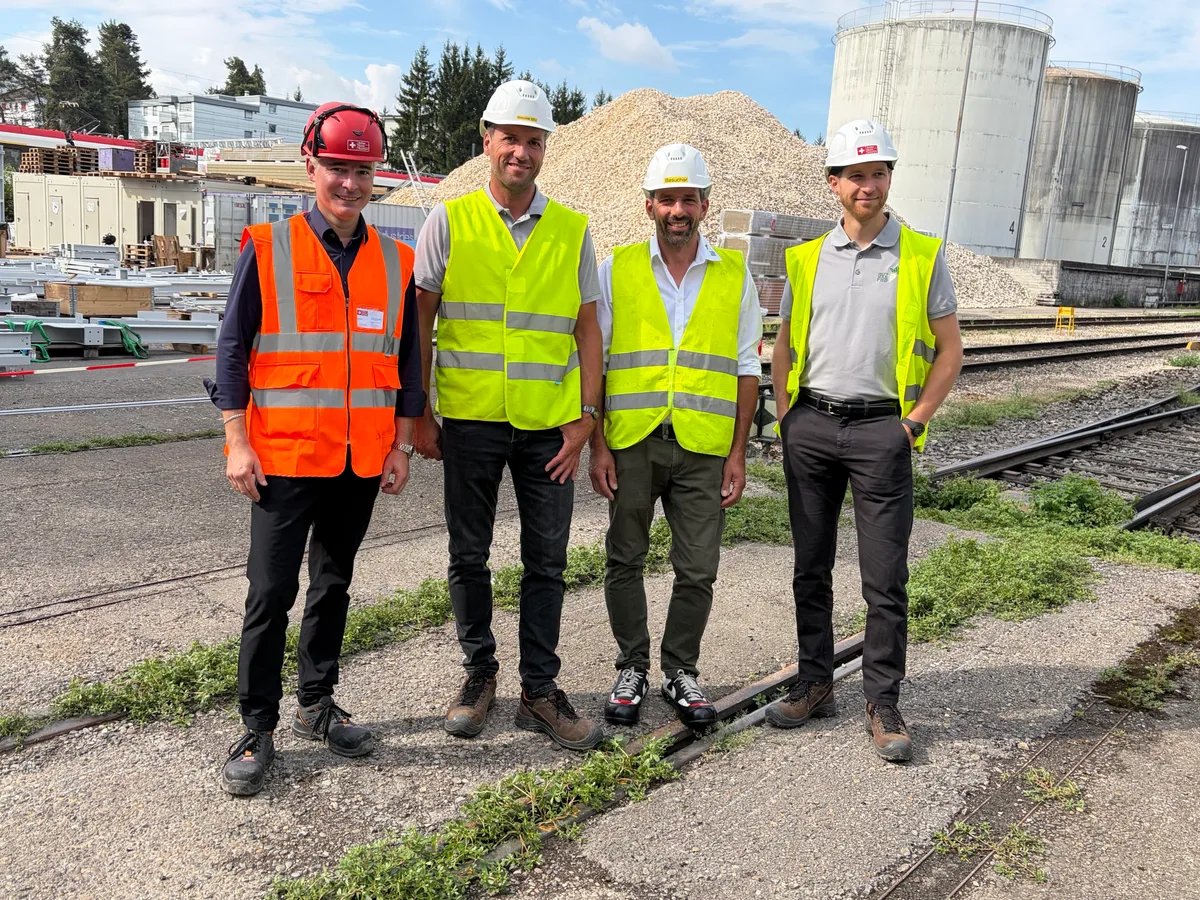 Referenten.jpg Oliver Nussli, CEO der Schweizer Zucker AG, mit Martin Flury, Silvan Ziegler und Nicolas Wermeille vom Schweizerischen Verband der Zuckerrübenpflanzer (v.l.n.r.).