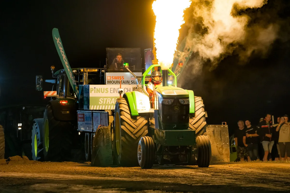 «Pull, pull, pull!»: Zimmerwald im Bann der Tractorpuller