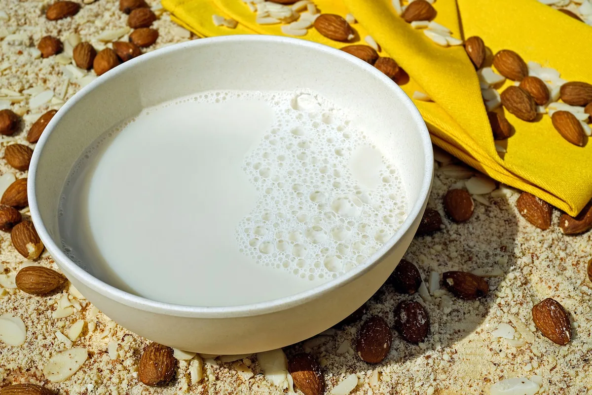 milk-2594538_1280 Was ist nun ökologischer - Mandeldrink oder Fleisch?