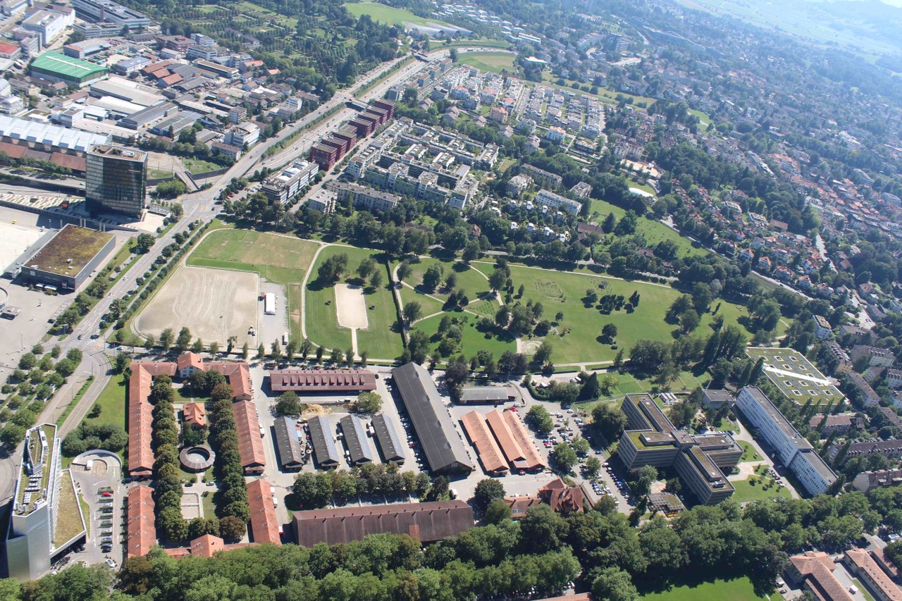 Um die Fläche effizient zu nutzen, sieht die Projektidee Hochhäuser vor. Der Betrieb des NPZ soll aber trotzdem möglich sein – auch nach Fertigstellung der ersten Bauetappe, so die Burgergemeinde Bern. (Bild Burgergemeinde Bern)