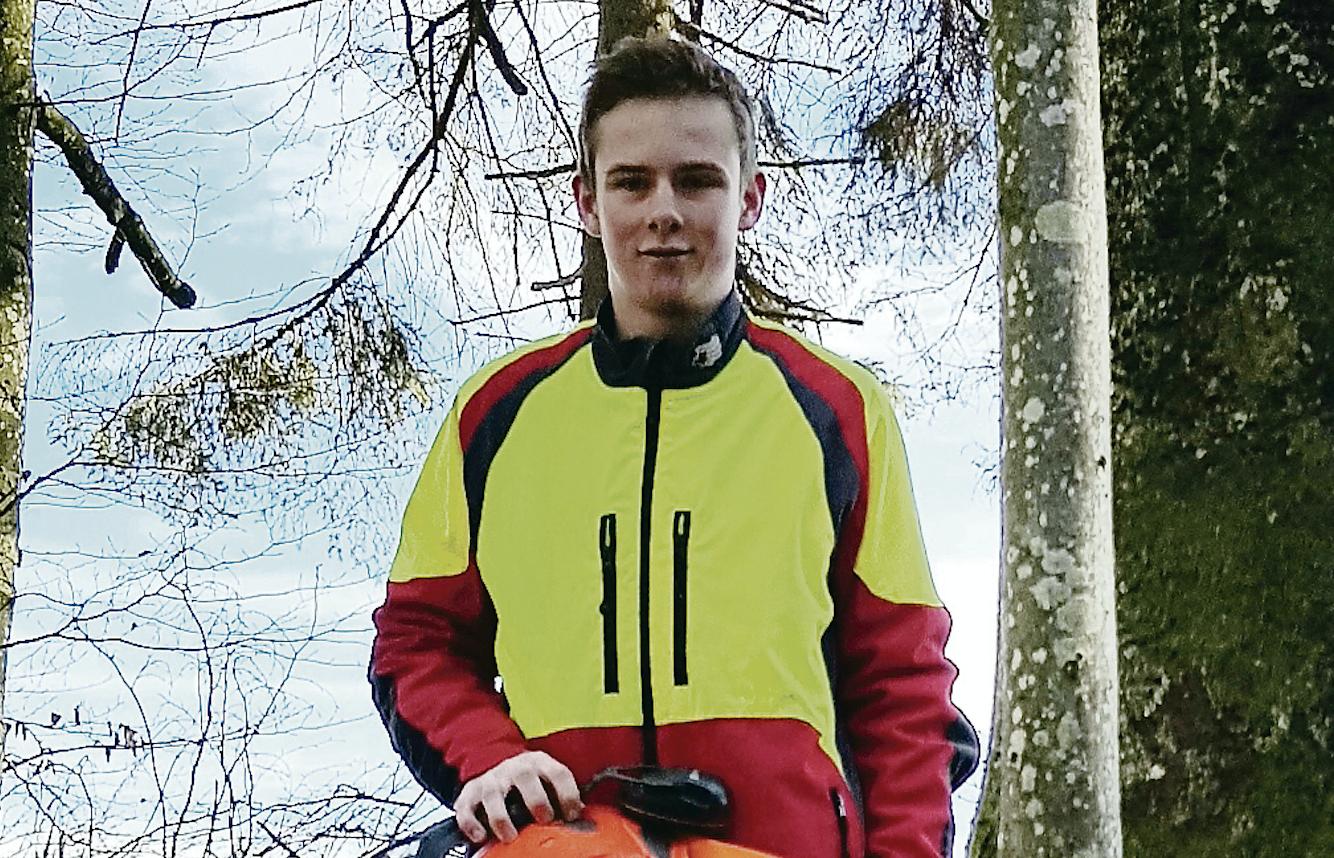 Nils Krähenbühl aus Oberburg BE ist im 2. Lehrjahr auf dem Betrieb der BG Fischer in Bätterkinden BE.  (Bild zVg)