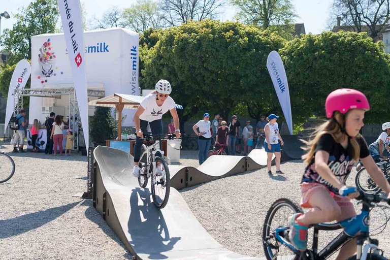 Am «Tag der Milch» gings auch sportlich zur Sache. (Bild Swissmilk)