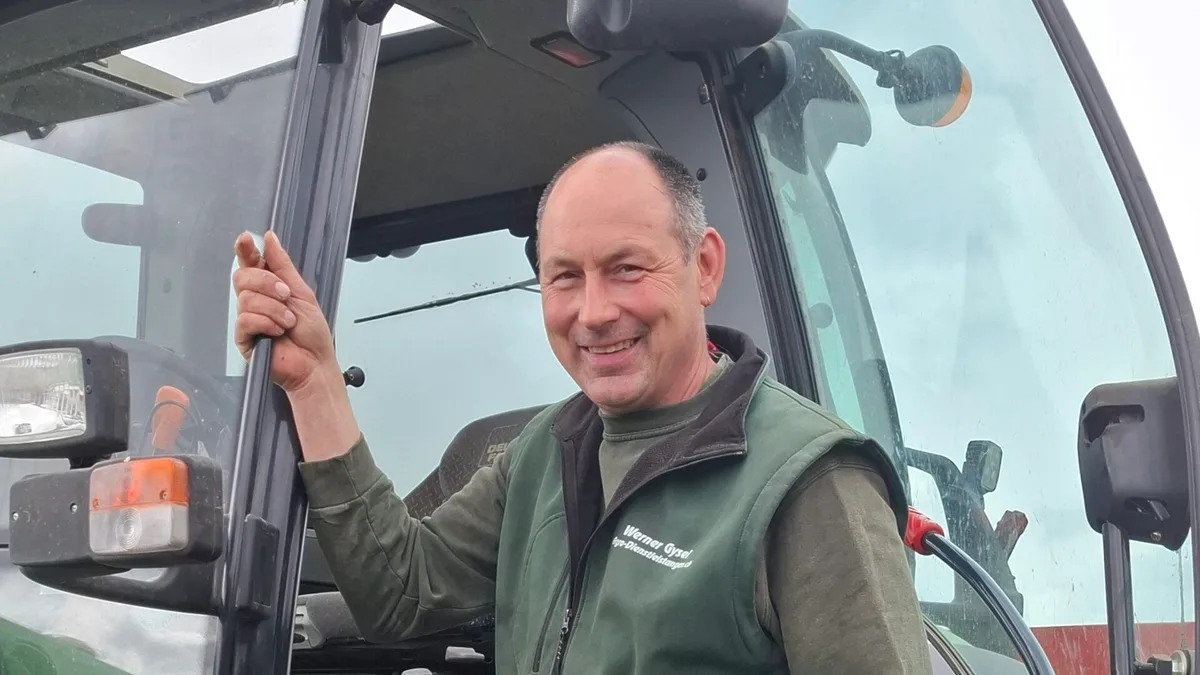 Gysel2.jpg Werner Gysel aus Wilchingen SH hat die Maschinenkosten dank robuster und bewährter Landtechnik im Griff.