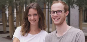 Anik und Theo gehören zum Gründer-Team von Fyn. Die Studierenden möchten mit ihren regionalen Produkten auch die Unabhängigkeit von Landwirtinnen und Landwirten fördern. (Bild Fyn)
