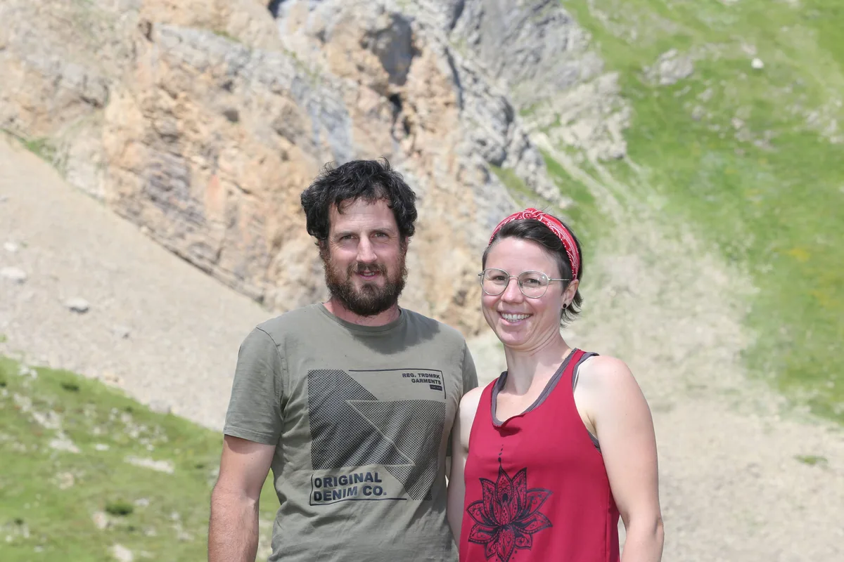 260716 Fränzi und Thomas Arnold 192.JPG Fränzi und Thomas Arnold aus Bürglen UR sind nicht nur ein Paar, sie sind auch Geschäftspartner, Arbeitskollegen und vielfach auch noch Stellvertreter. Entsprechend wichtig sind Respekt und Toleranz.