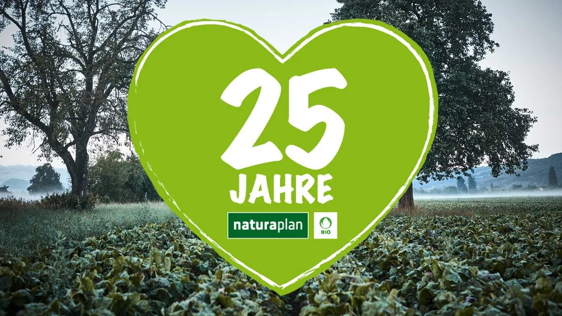d77e574cc76904ae38a22aa09e0fb744eb4e50b1 Coop feiert aktuell das 25-Jahr-Jubiläum der Bio-Eigenmarke «Naturaplan». (Bild Coop)