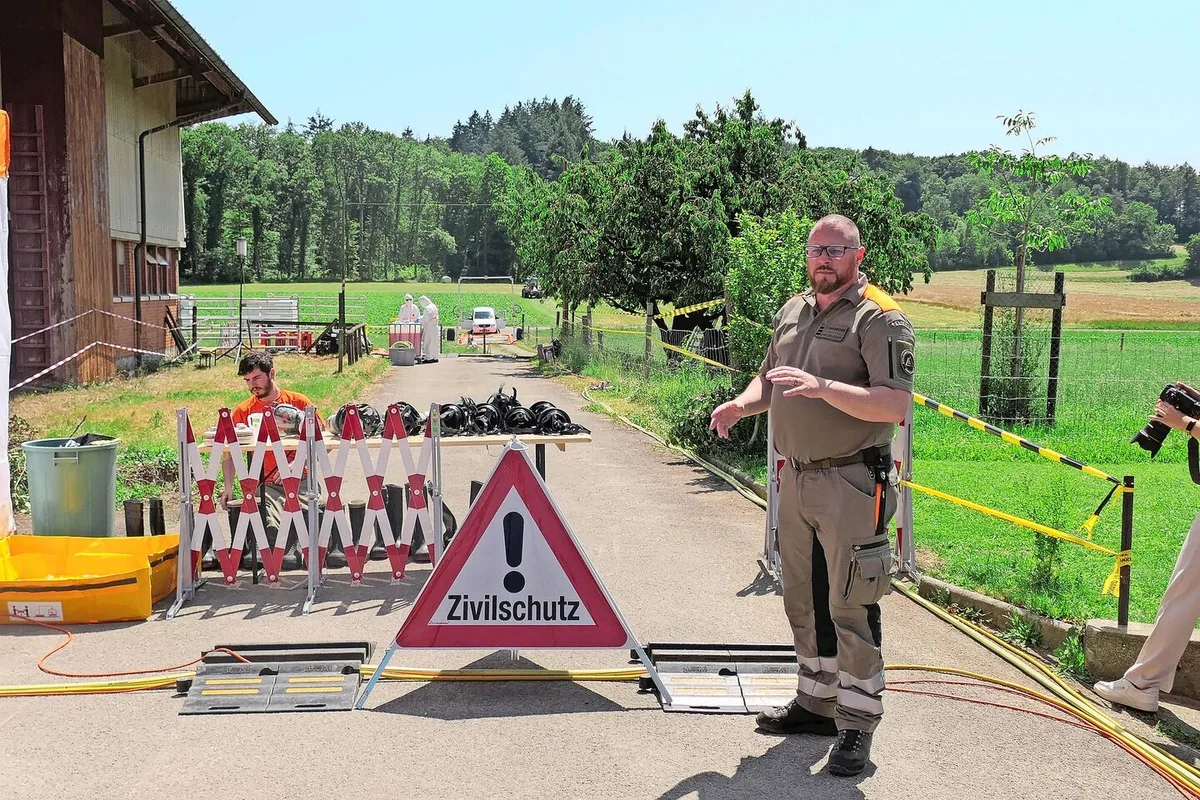 Yvo Rindlisbacher, Abteilungsleiter des Thurgauer Zivilschutzes, koordinierte die Seuchenübung auf dem Eichhof in Oberneunforn.