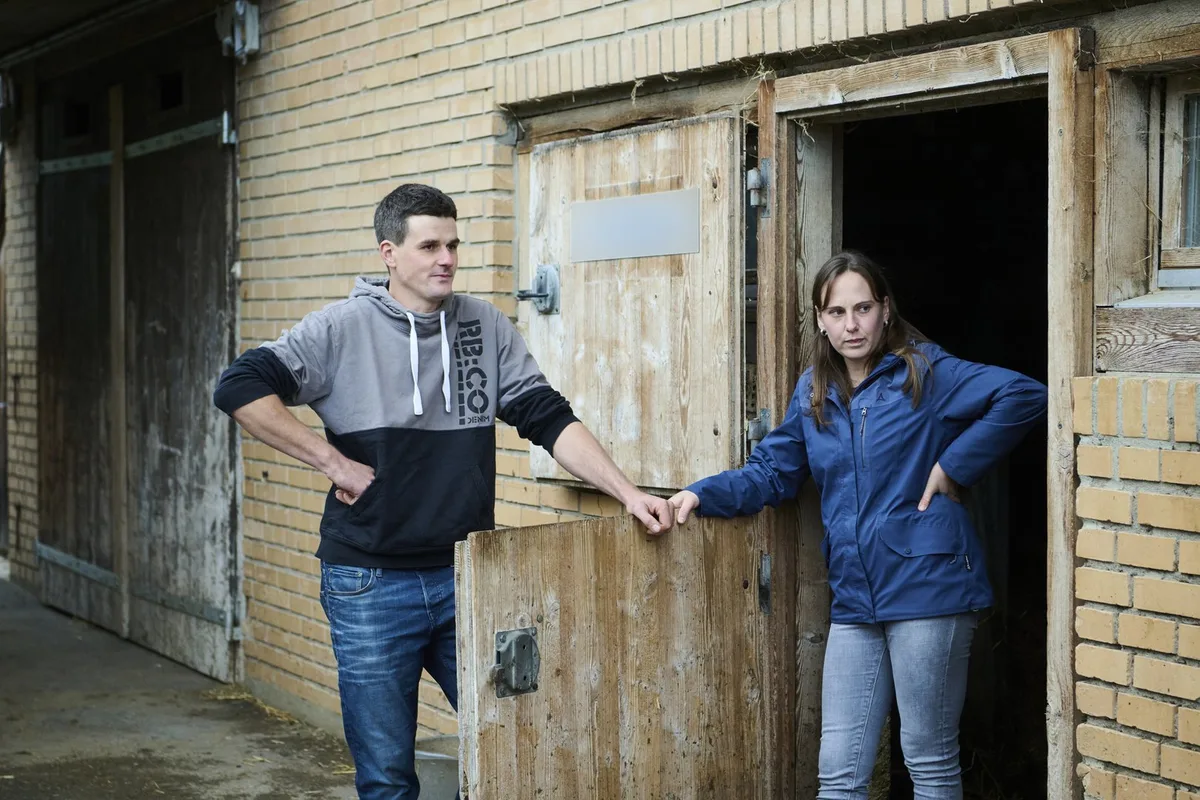 Paar-Stalltuere Situation auf dem Betrieb der Familie Wyss