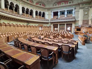 Schon bald füllen sich die Stühle im Nationalrat wieder.
