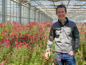 Tulipan Zollinger stellt nachhaltige Naturkosmetik her. Aus den pflanzlichen Abfällen, die nach der Produktion des Bio-Saatguts normalerweise auf dem Kompost landen würden, entstehen nun Hand-, Gesichts- und Haarpflegeprodukte. (Bild Katrin Erfurt)