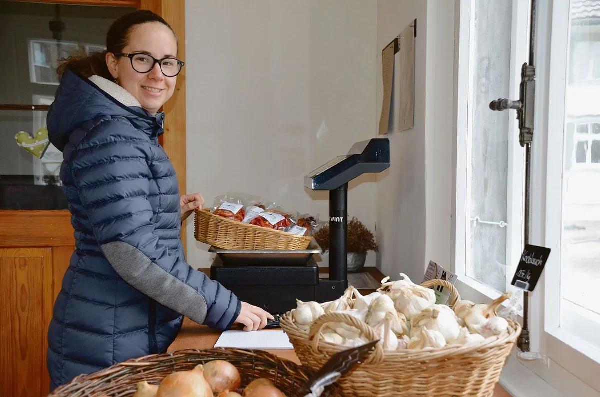 Andrea Greminger ist Bauerntochter. Nach der Geburt des dritten Kindes beschloss die gelernte Kauffrau, sich ganz auf den Hof, die Direktvermarktung und die Familie zu konzentrieren.