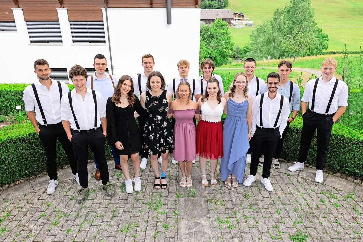 de069f0730915bef5fe4fd6746f4f34426dee2ab5a233af755db779d68170356 Sie haben die Berufsmaturität und sind bereit für den Übertritt an eine Hochschule.