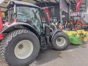 Der Traktorenmarkt läuft bis jetzt gut. Die Finanzierung ist bei jedem Landwirt anders.(Bild pf)