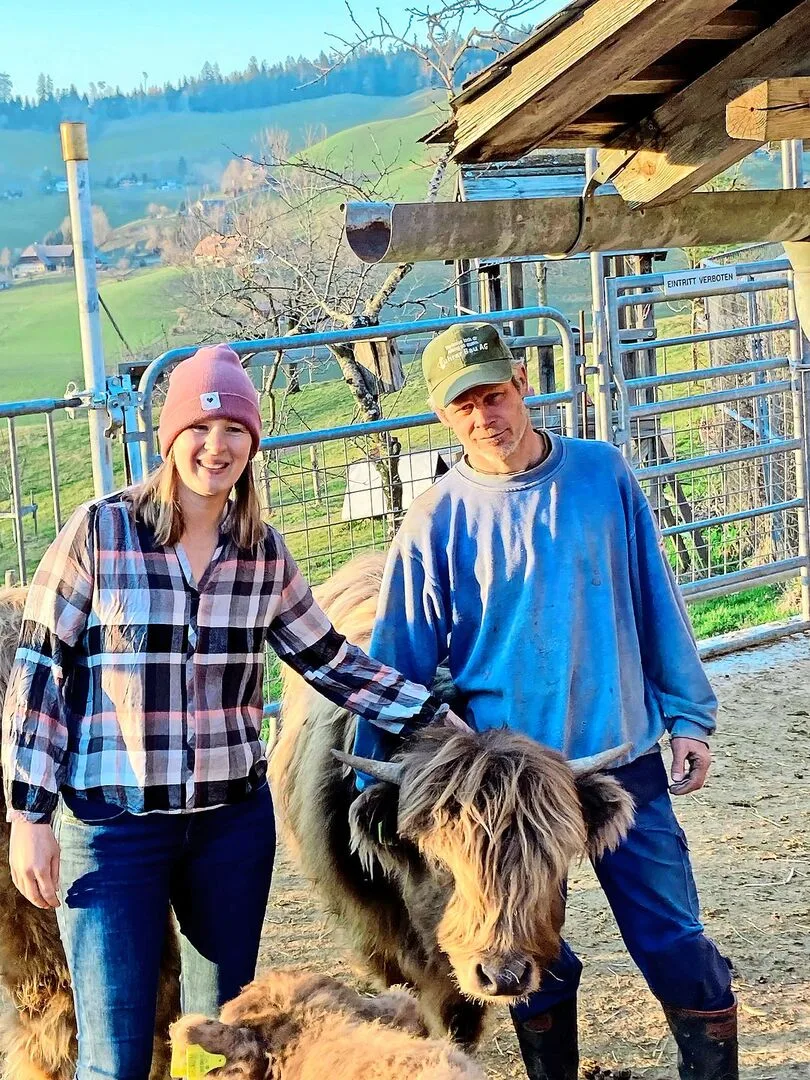 d8f0e29b33865147f91cfb92b2901964495141fbba314141e4b881b87e71716d Nadia und Hansjürg Zürcher waren mit der Ausrichtung ihres Betriebs nicht ganz glücklich und haben sich mit ersten Hochlandrindern neu orientiert.
