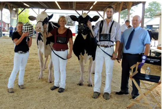 181bdb186fde744903b38717db180112b1afd2d0 Grand Champion: Hocrawf Atwood Rising Star (r) von Shelby Crawford. Reserve wurde Lorena Dempsey Carole von Juniper Farms. Bilder (zVg)