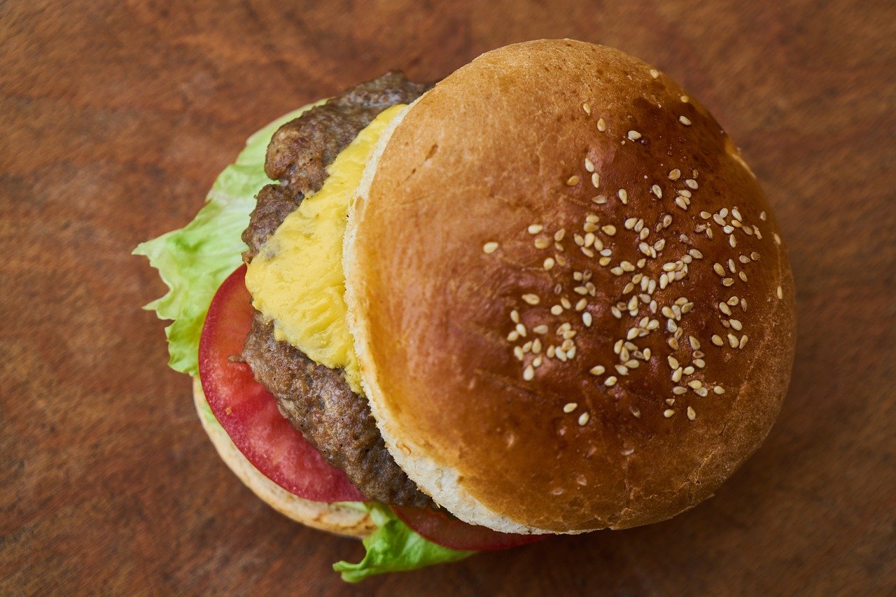 Fleisch oder Pflanze? Gemäss Coop ist die Zahl der Flexitarier in den letzten 4 Jahren um 15 Prozent gestiegen. (Bild Engin_Akyurt/Pixabay)