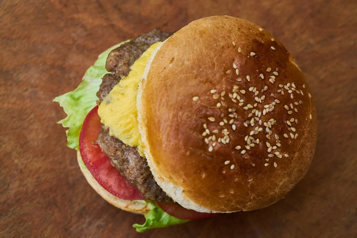 ceafd9d3c1b2177d7e9a2d1a0f8778b68e9f1282 Fleisch oder Pflanze? Gemäss Coop ist die Zahl der Flexitarier in den letzten 4 Jahren um 15 Prozent gestiegen. (Bild Engin_Akyurt/Pixabay)