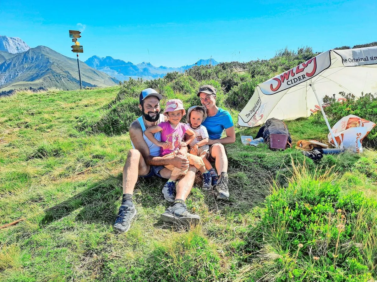 So oft wie möglich geniessen wir die Zeit als Familie, denn von nun an werden wir bis zur Alpabfahrt unter der Woche an verschiedenen Orten wohnen.