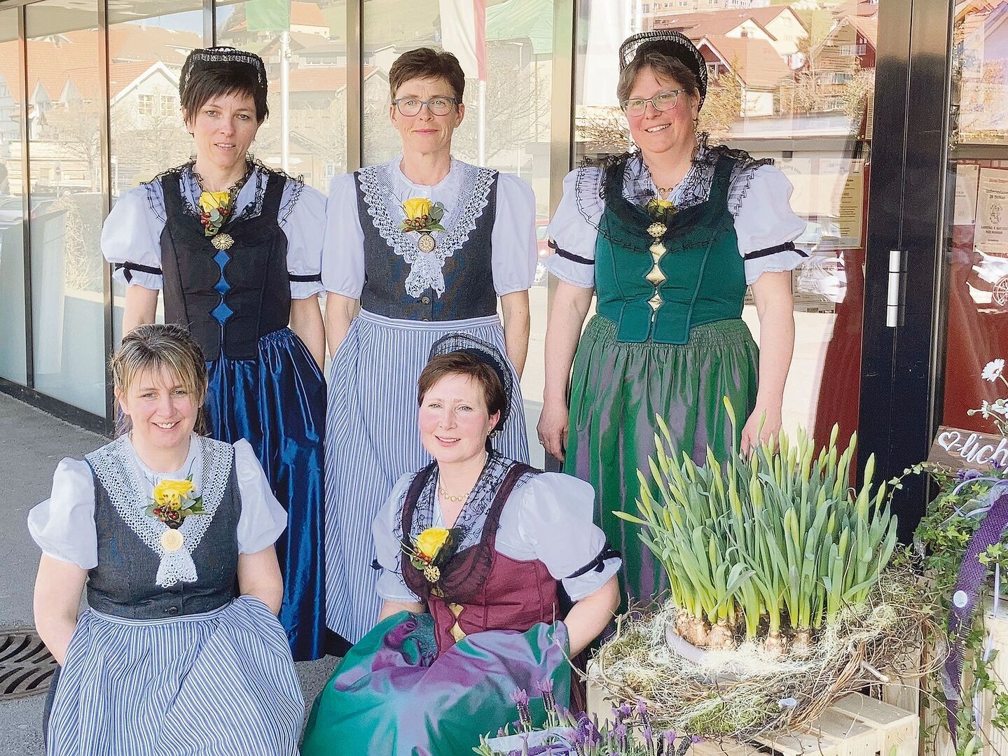 Der Kantonalvorstand (v. l. n. r.): Margrit Holderegger (sitzend), Rita Buff, Heidi Frischknecht, Vizepräsidentin Ruth Tanner (sitzend) sowie Präsidentin Simone Bischofberger.