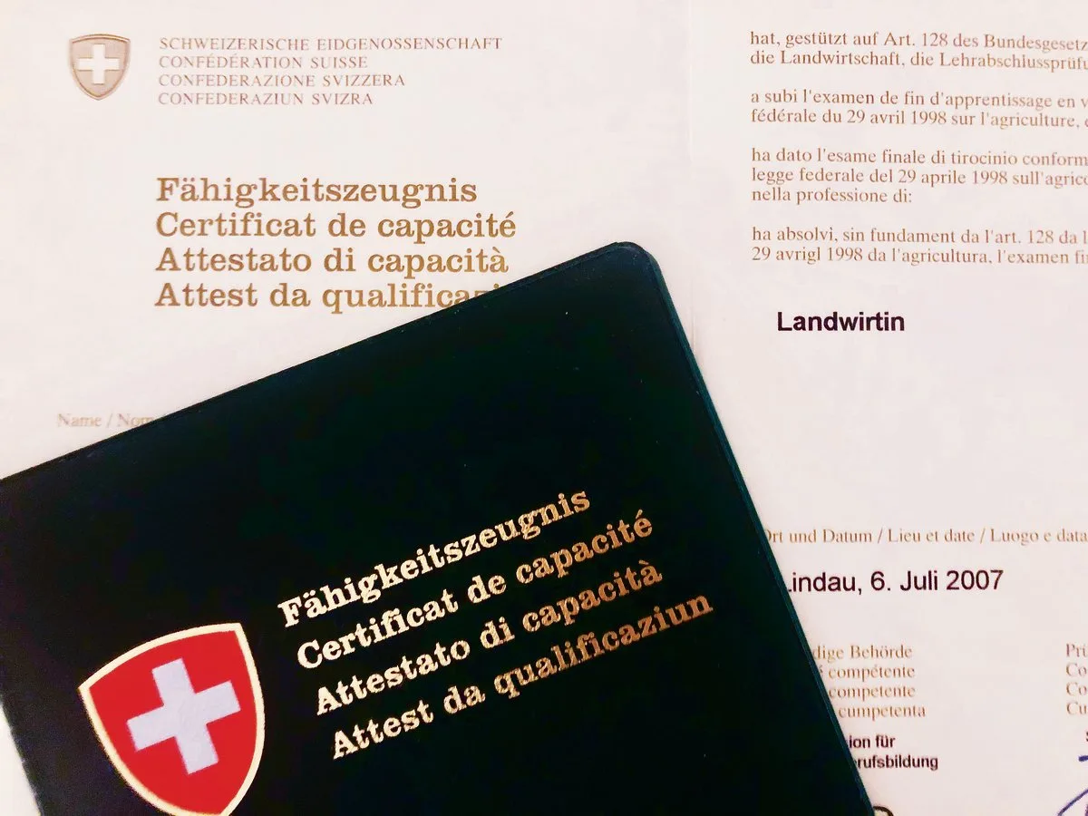 40154384d70f8afe8812204cdae0eac5d7afed90 Lange war unklar, unter welchen Umständen Auszubildende heuer ihr Fähigkeitszeugnis erlangen. Nun sind die praktischen Prüfungen bei den landwirtschaftlichen Lernenden im Gange. (Bild Archiv BauZ)