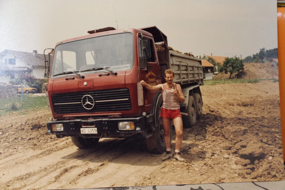 NS-E-21-Bauernbub-2sp-aw Wie ich als junger Mann den Asphalt kieste