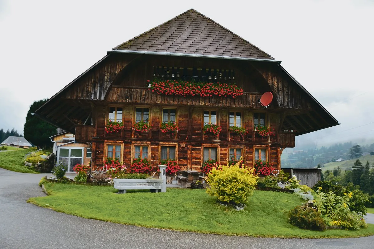 dd58ec662f2f5a9bfe4c400704180016da91555f Wenn mehrere Wohnungen auf dem Betrieb vorhanden sind, steigt der Ertragswert deutlich an.(Bild Peter Fankhauser)