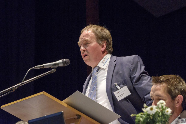 BVA-Präsident Alois Huber verglich die Gesamtschau mit einem heftigen Gewitter. (zvg)