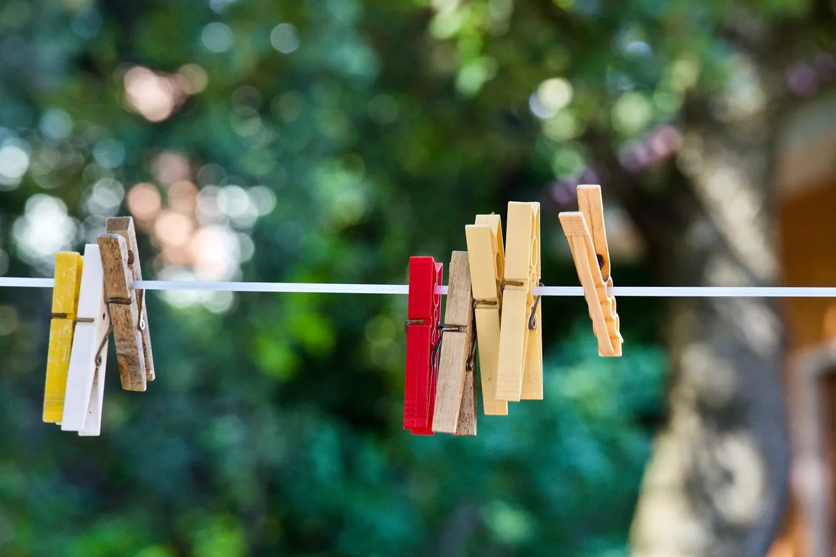 clothespins-g0467848cb_1920 Wäschetipps von der BauernZeitung