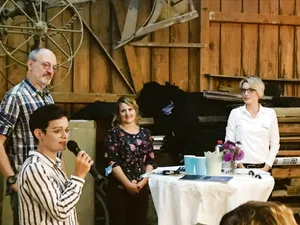 Peter Schäublin, Rahel Brütsch, Rahel Osterwalder und Moderatorin Véronique Keller (v.l.n.r.) diskutierten über den Umgang mit sozialen Medien wie Facebook und Instagram.(Bild Alexandra Stückelberger)
