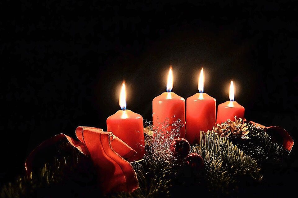 Schön, aber gefährlich. In der Weihnachtszeit ereignen sich in der Schweiz bis zu fünfmal mehr Brände als im Rest des Jahres.