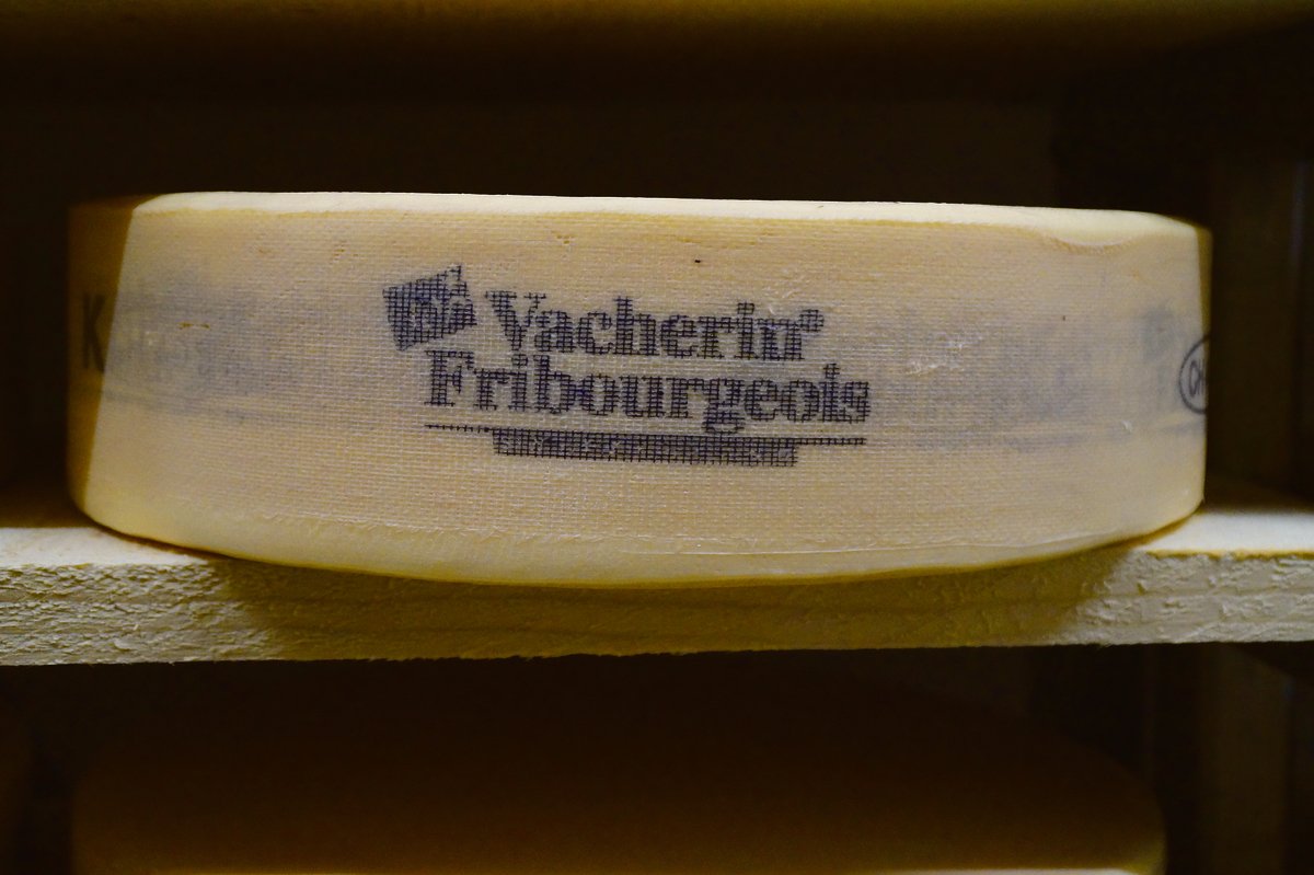 Der produzierte Vacherin Fribourgeois AOP der letzten drei Jahre mochte qualitativ besonders zu überzeugen. Dennoch ging der Fonduekonsum zurück. Schuld ist die Pandemie.  (Bild Josef Jungo)