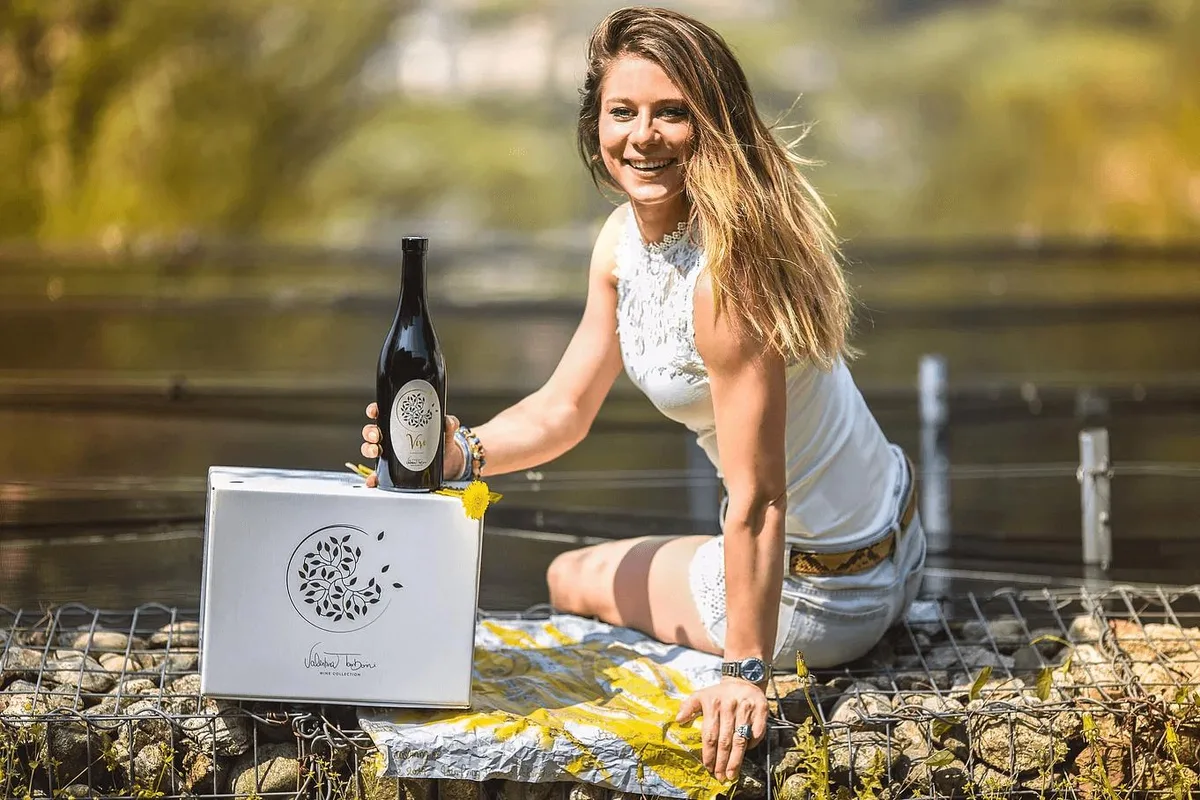 b714fb18dd7f0d70cb4a1067803263a962c52742 TV-Tipp: «Ein Jahr in den Rebbergen – Winter» mit Valentina Tamborini vom 70 Hektaren grossen Weingut Tamborini im Tessin. Bild: zVg
